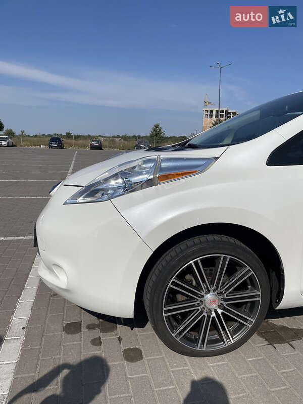 Хэтчбек Nissan Leaf 2013 в Виннице