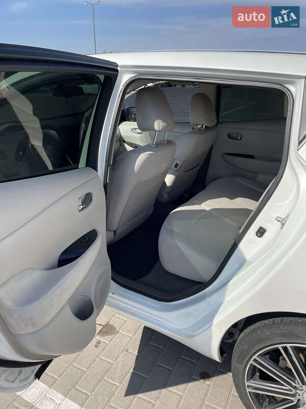 Хэтчбек Nissan Leaf 2013 в Виннице