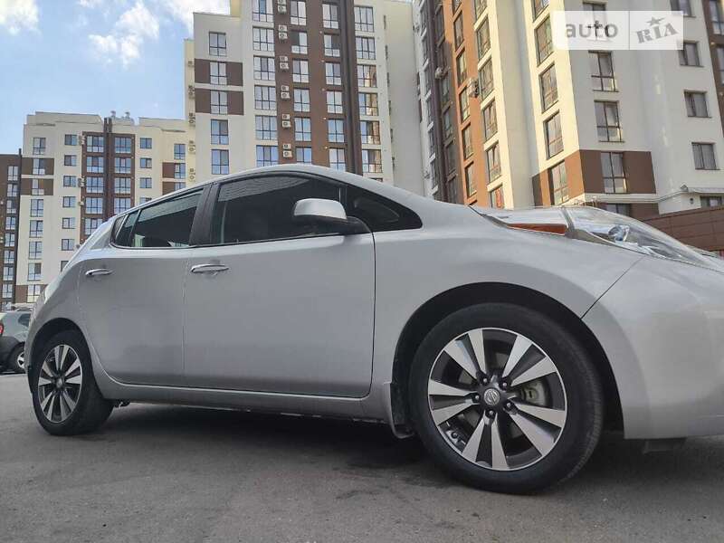 Хетчбек Nissan Leaf 2014 в Білгороді-Дністровському