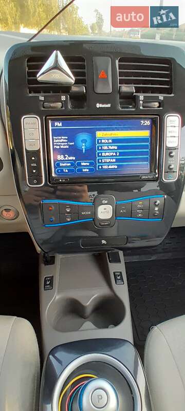 Хэтчбек Nissan Leaf 2012 в Мукачево