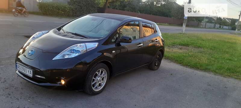 Хэтчбек Nissan Leaf 2012 в Мукачево
