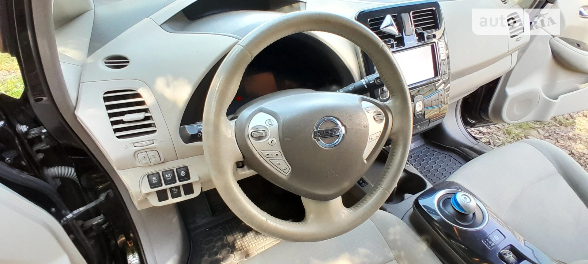 2012 Nissan Leaf - мініатюра 12
