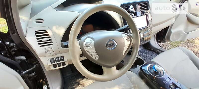 Хэтчбек Nissan Leaf 2012 в Мукачево