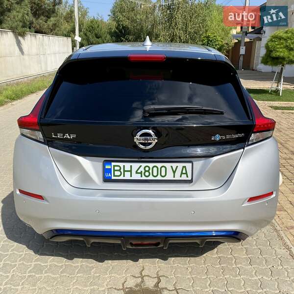 Хэтчбек Nissan Leaf 2019 в Черноморске