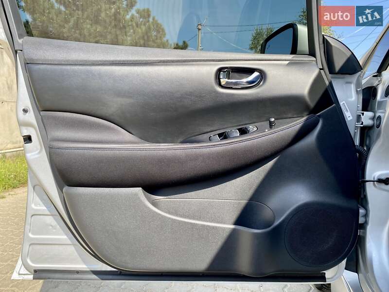 Хэтчбек Nissan Leaf 2019 в Черноморске