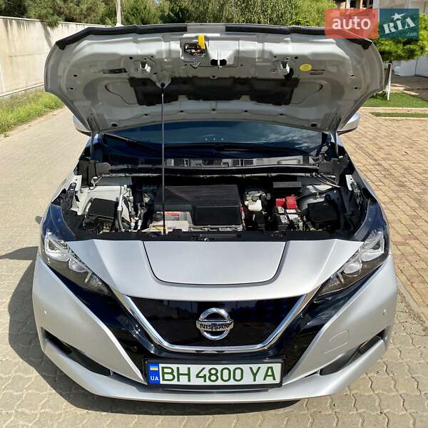 Хэтчбек Nissan Leaf 2019 в Черноморске