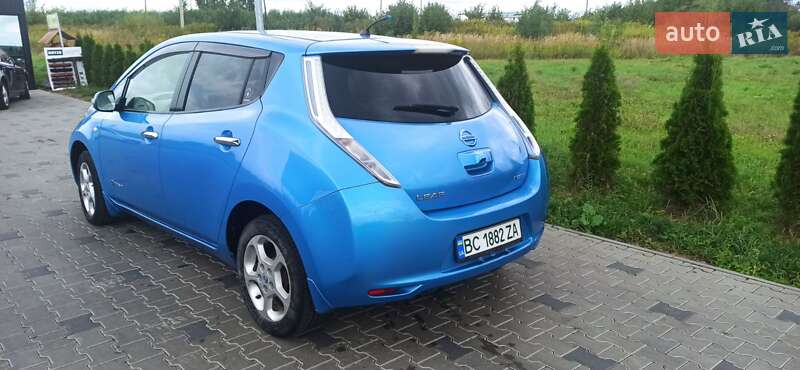 Хэтчбек Nissan Leaf 2011 в Яворове