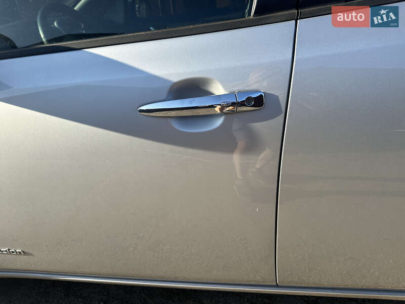 Хетчбек Nissan Leaf 2014 в Львові