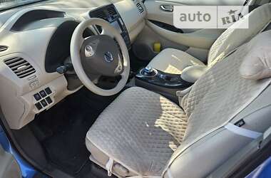 Хетчбек Nissan Leaf 2011 в Гайсину