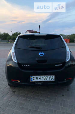 Хэтчбек Nissan Leaf 2013 в Умани