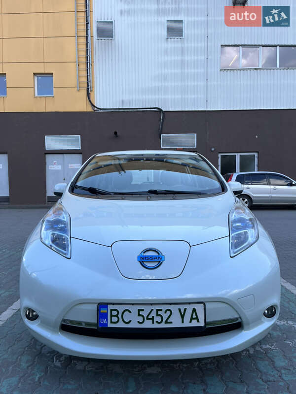 Хэтчбек Nissan Leaf 2012 в Львове