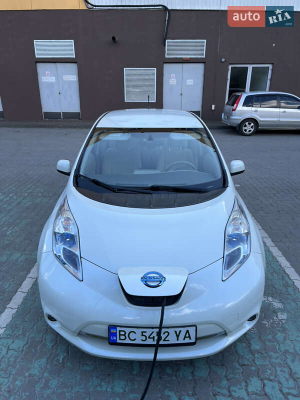 Хэтчбек Nissan Leaf 2012 в Львове
