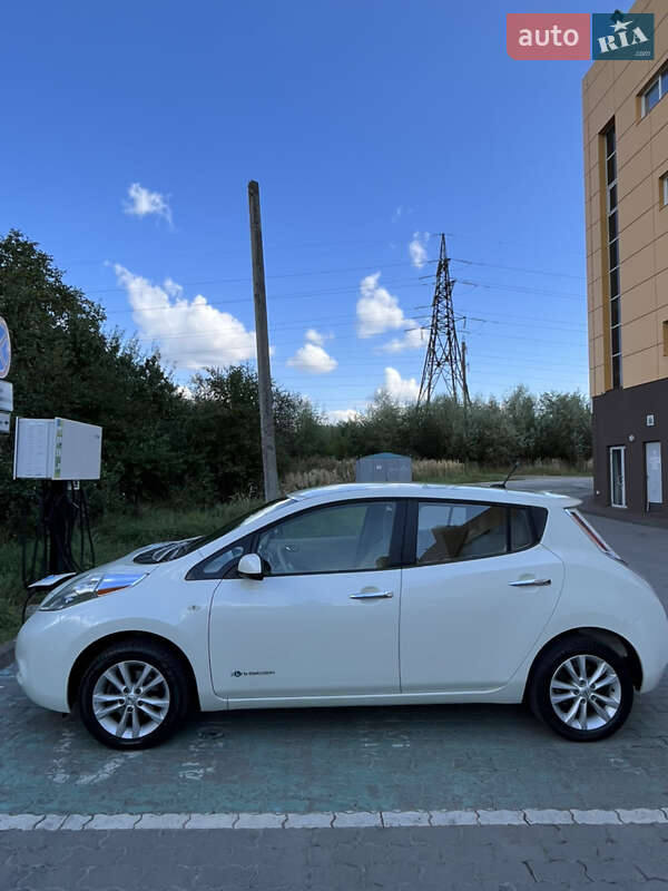 Хэтчбек Nissan Leaf 2012 в Львове