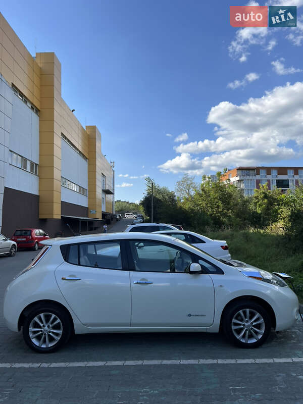 Хэтчбек Nissan Leaf 2012 в Львове