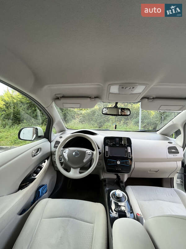 Хэтчбек Nissan Leaf 2012 в Львове