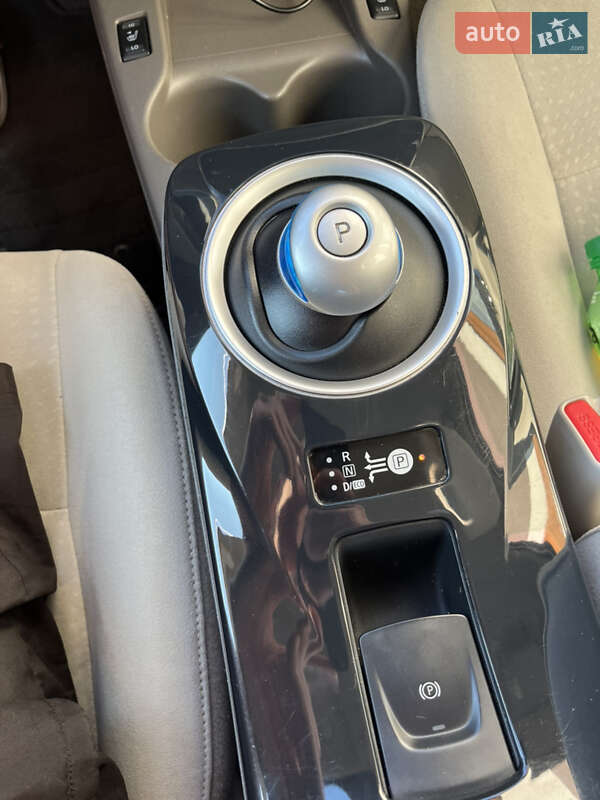 Хэтчбек Nissan Leaf 2012 в Львове