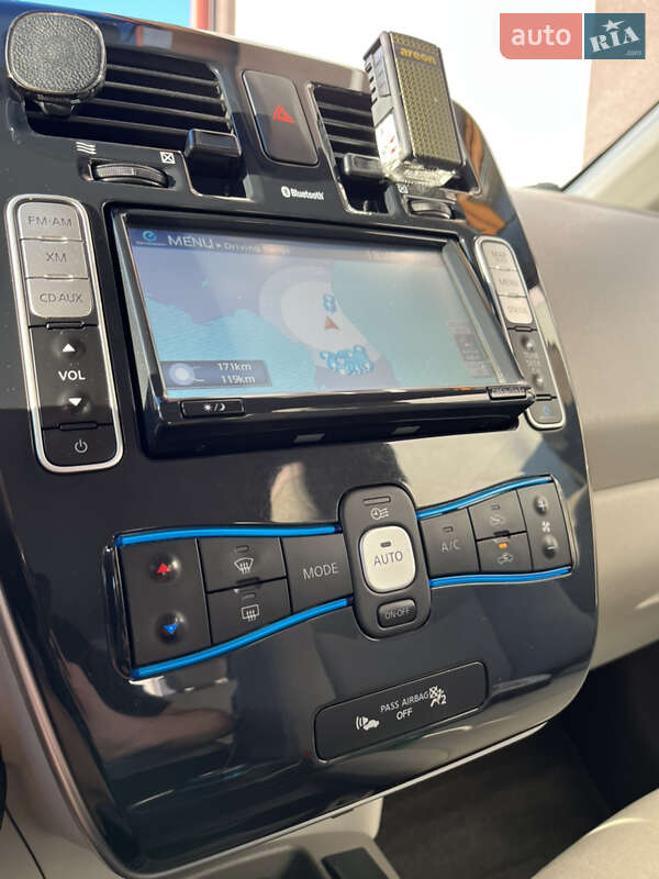 Хэтчбек Nissan Leaf 2012 в Львове