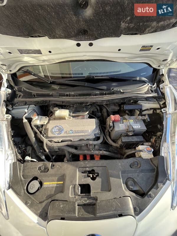 Хэтчбек Nissan Leaf 2012 в Львове