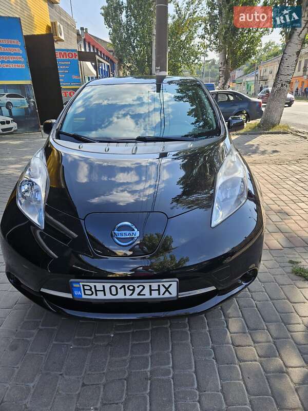 Хэтчбек Nissan Leaf 2014 в Одессе