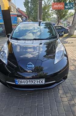 Хэтчбек Nissan Leaf 2014 в 
