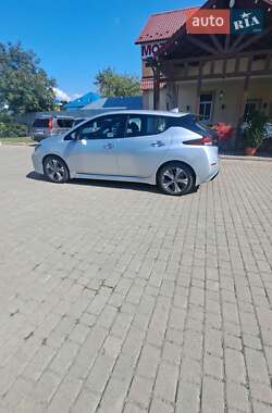 Хэтчбек Nissan Leaf 2020 в 