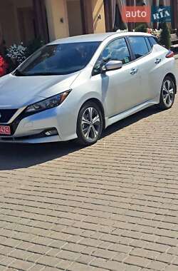 Хэтчбек Nissan Leaf 2020 в 