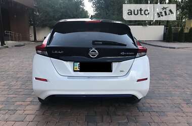 Хэтчбек Nissan Leaf 2018 в Полтаве