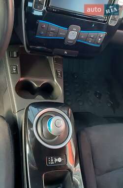 Хэтчбек Nissan Leaf 2015 в Луцке