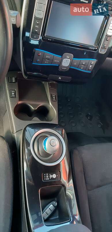 Хетчбек Nissan Leaf 2015 в Луцьку