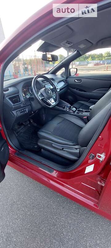 Хетчбек Nissan Leaf 2018 в Києві