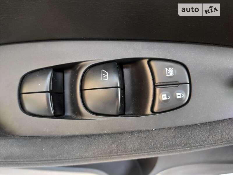 Хэтчбек Nissan Leaf 2016 в Виннице