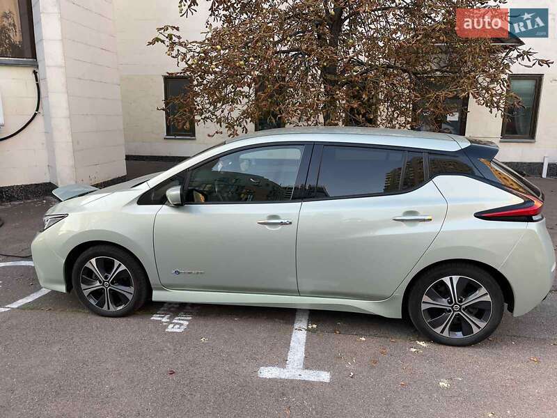 Хэтчбек Nissan Leaf 2018 в Киеве