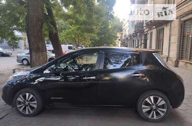 Хэтчбек Nissan Leaf 2014 в 
