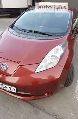 Хэтчбек Nissan Leaf 2014 в Киеве