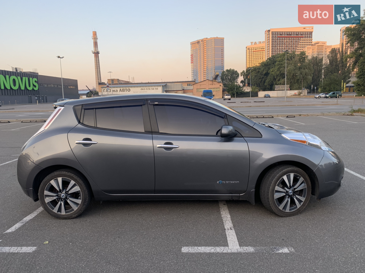 2013 Nissan Leaf - мініатюра 17