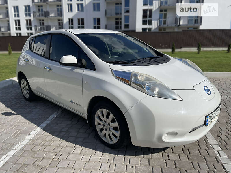 Хэтчбек Nissan Leaf 2013 в Львове