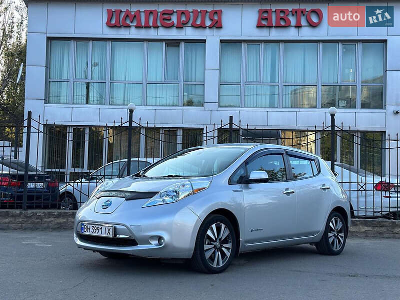 Хэтчбек Nissan Leaf 2015 в Одессе