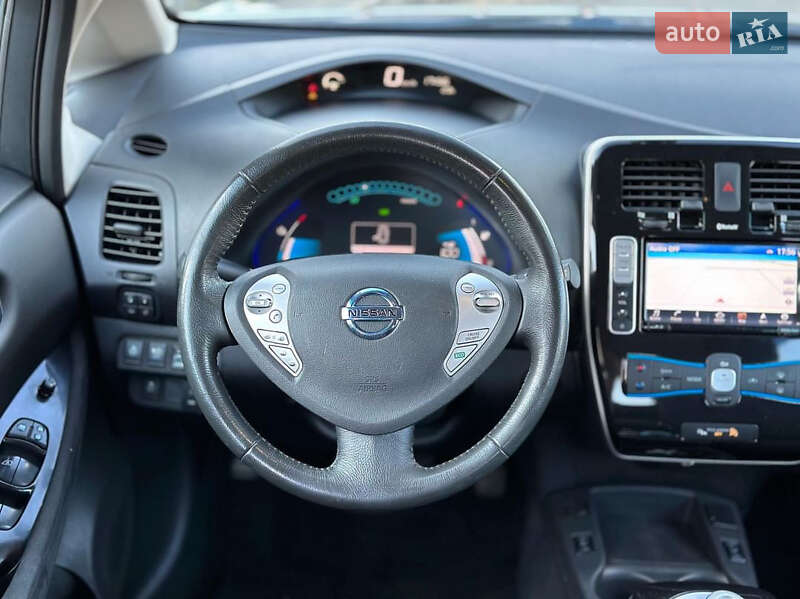 Хэтчбек Nissan Leaf 2015 в Одессе