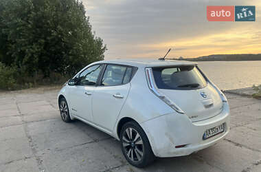 Хэтчбек Nissan Leaf 2013 в 