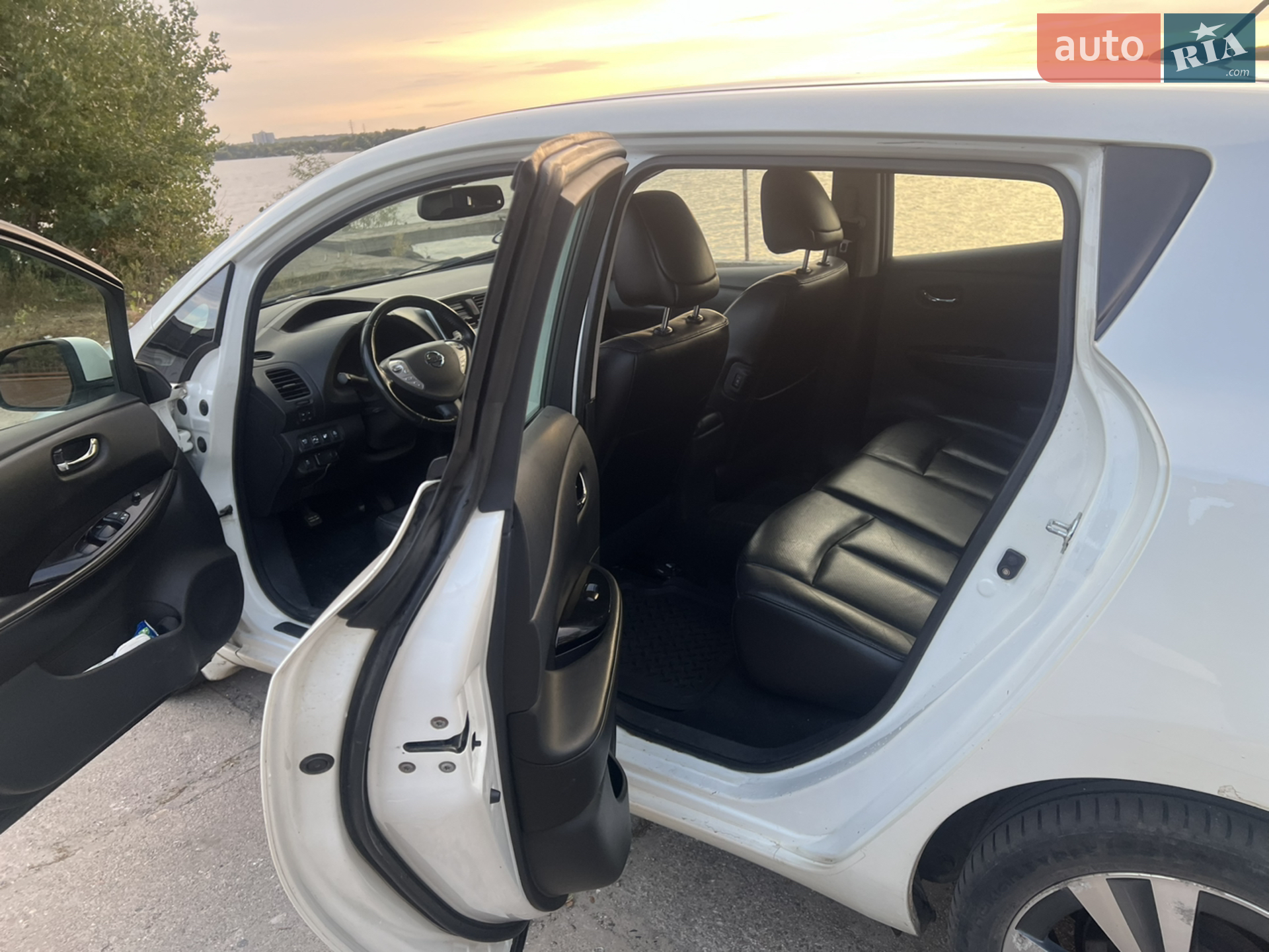 2013 Nissan Leaf - мініатюра 11