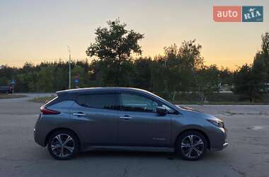 Хэтчбек Nissan Leaf 2018 в Киеве