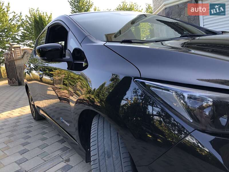 Хэтчбек Nissan Leaf 2018 в Черновцах