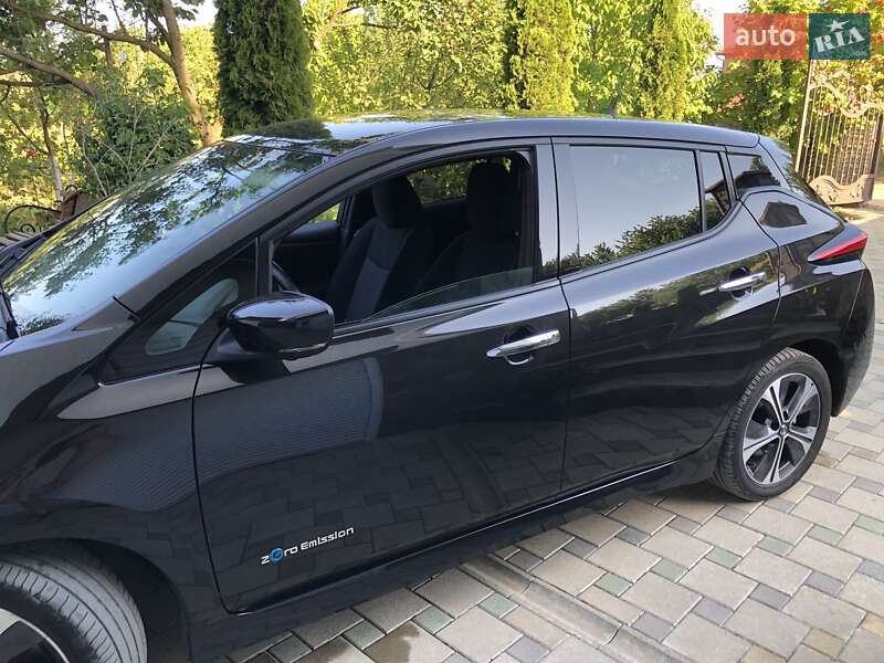 Хэтчбек Nissan Leaf 2018 в Черновцах