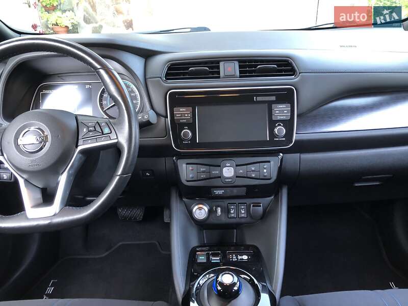 Хэтчбек Nissan Leaf 2018 в Черновцах