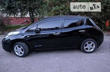 Хэтчбек Nissan Leaf 2013 в 