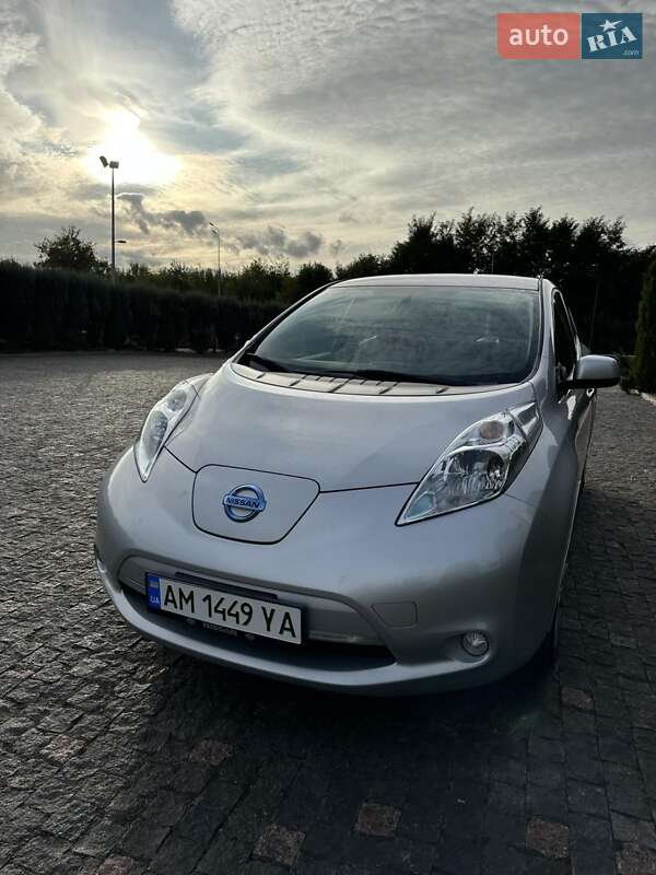 Хетчбек Nissan Leaf 2016 в Житомирі