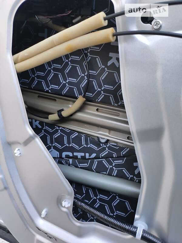 Хэтчбек Nissan Leaf 2016 в Виннице