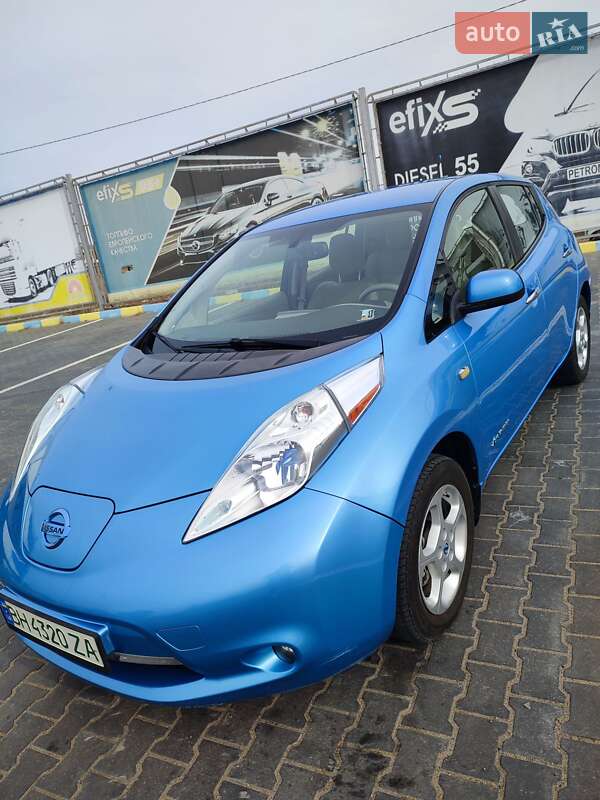 Хэтчбек Nissan Leaf 2012 в Одессе