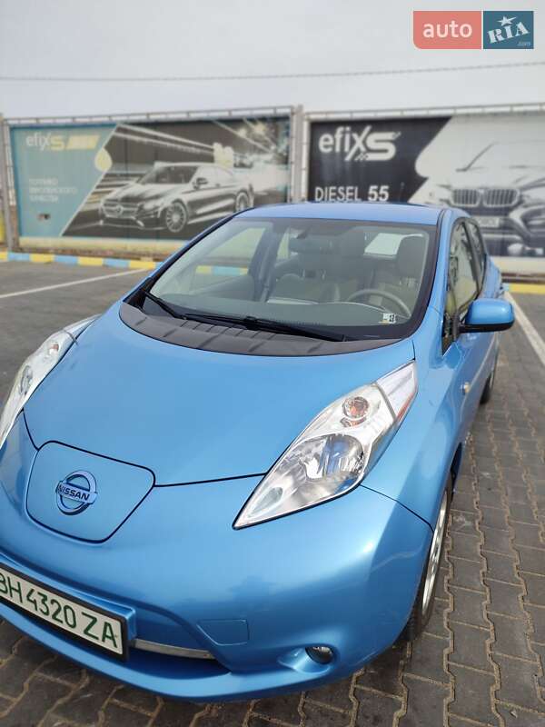 Хэтчбек Nissan Leaf 2012 в Одессе