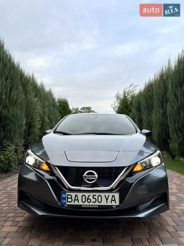 Хэтчбек Nissan Leaf 2021 в 